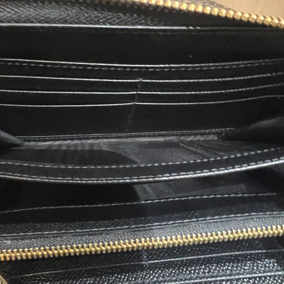 DG Continental Wallet in Leather - Picture 2 of 5